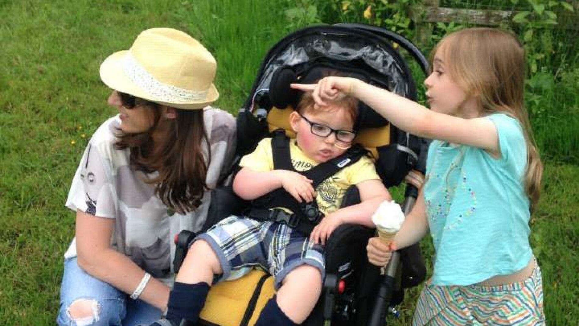 Jenny McMillan y su hijo