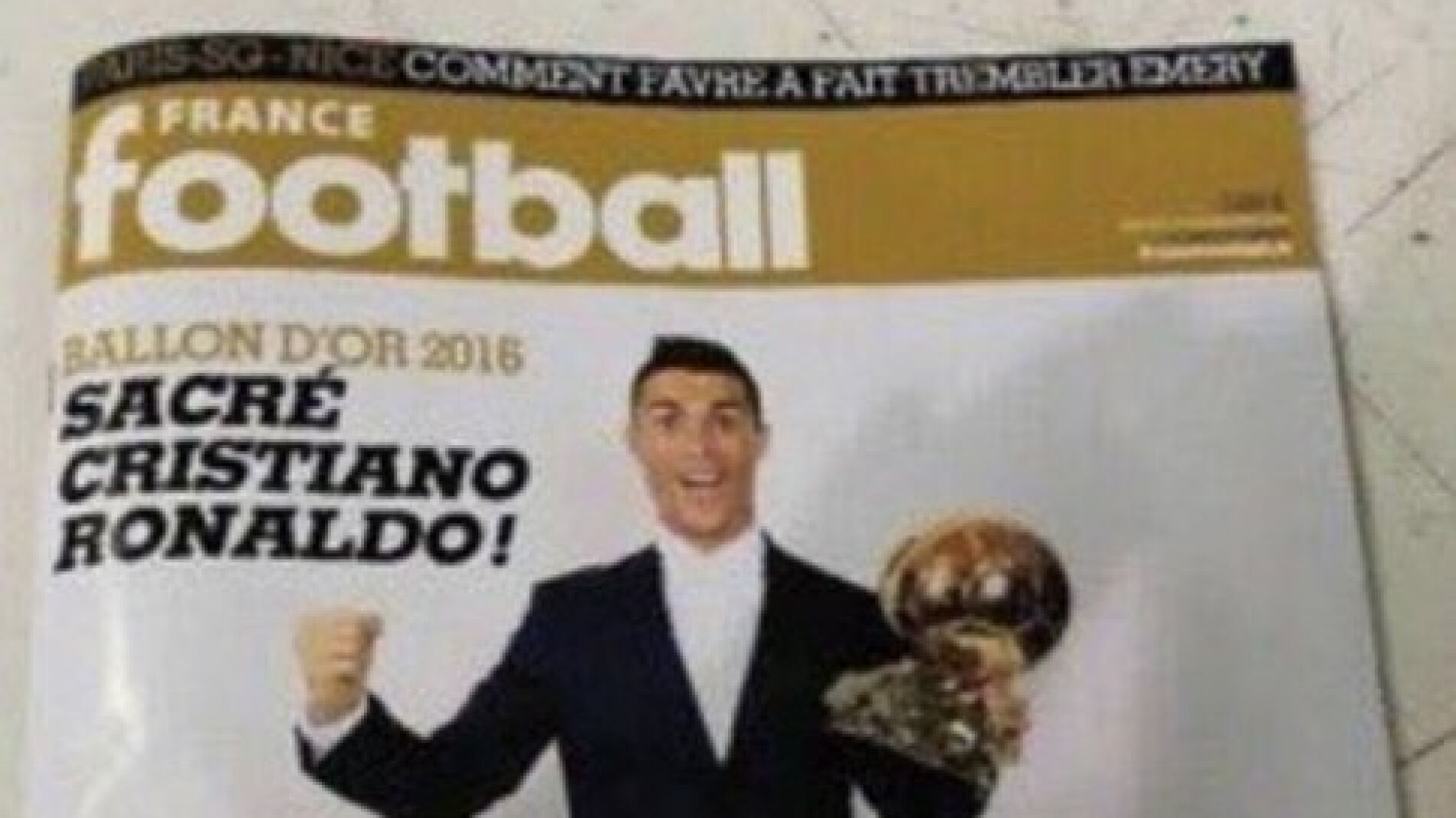 La portada de 'France Football' con Cristiano y su Bal&oacute;n de Oro
