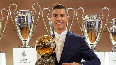 'Filtradas' las botas conmemorativas del quinto Balón de Oro de Cristiano Ronaldo