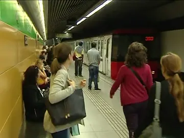 Frame 63.37649 de: Se ofrecerá trasporte público gratis durante tres años si se entrega un coche antiguo Frame 63.37649 de: Se ofrecerá trasporte público gratis durante tres años si se entrega un coche antiguo