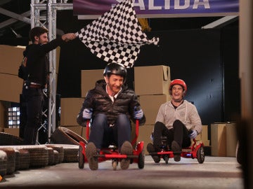 Pablo Motos consigue ganar a Marc Márquez en una carrera de karts