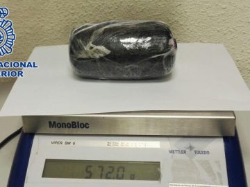 Cilindro de medio kilo de cocaína