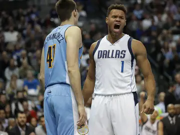 Justin Anderson celebra un punto ante un Juancho cabizbajo Justin Anderson celebra un punto ante un Juancho cabizbajo