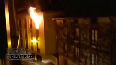 Dos heridos en un incendio provocado por una manta eléctrica en Oñati