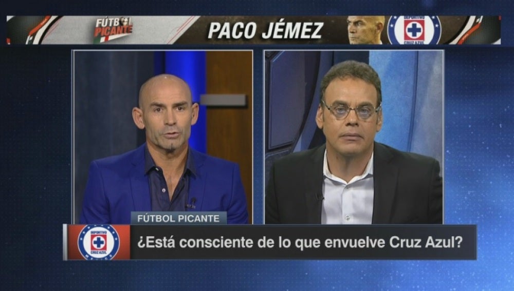 Pique de Paco Jémez con un futbolista mexicano