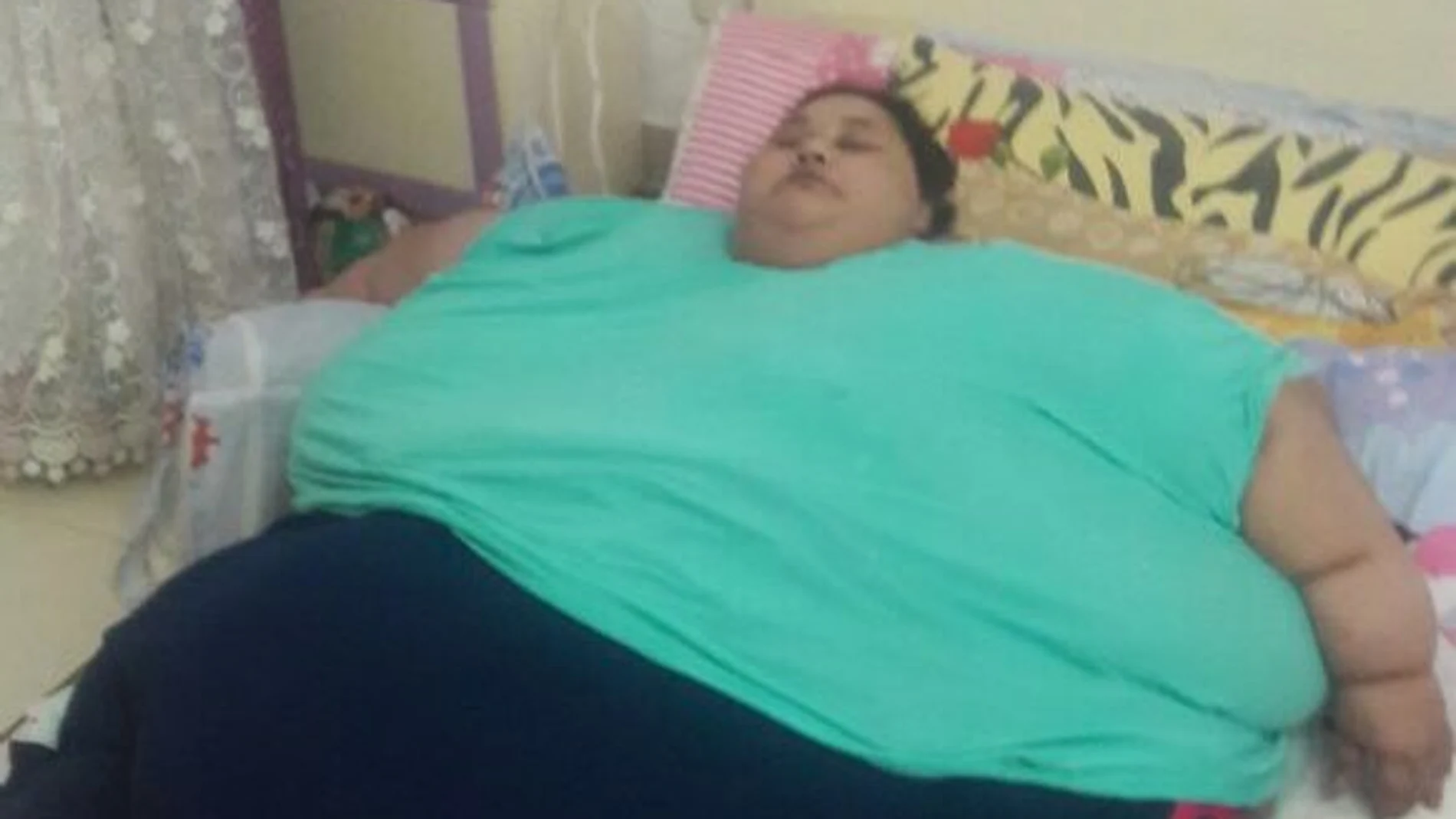 Mujer obesa es operada Mujer obesa es operada