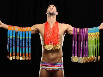 Michael Phelps posa con sus 28 medallas olímpicas Michael Phelps posa con sus 28 medallas olímpicas