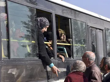 Autobuses saliendo de Alepo Autobuses saliendo de Alepo