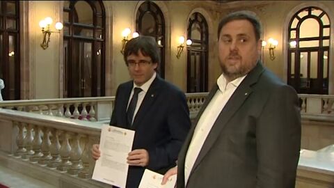 Frame 11.991463 de: El gobierno catal&aacute;n recibe la resoluci&oacute;n del TC que suspende los planes independentistas