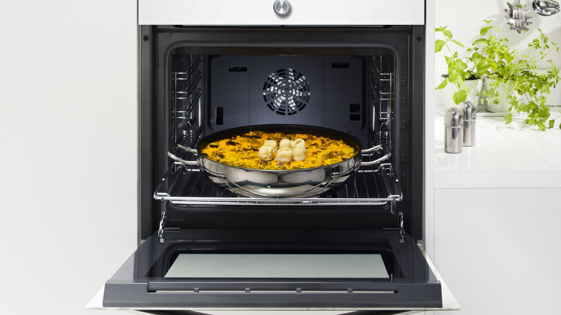 Abrir el horno cada dos por tres, un error de principiante.