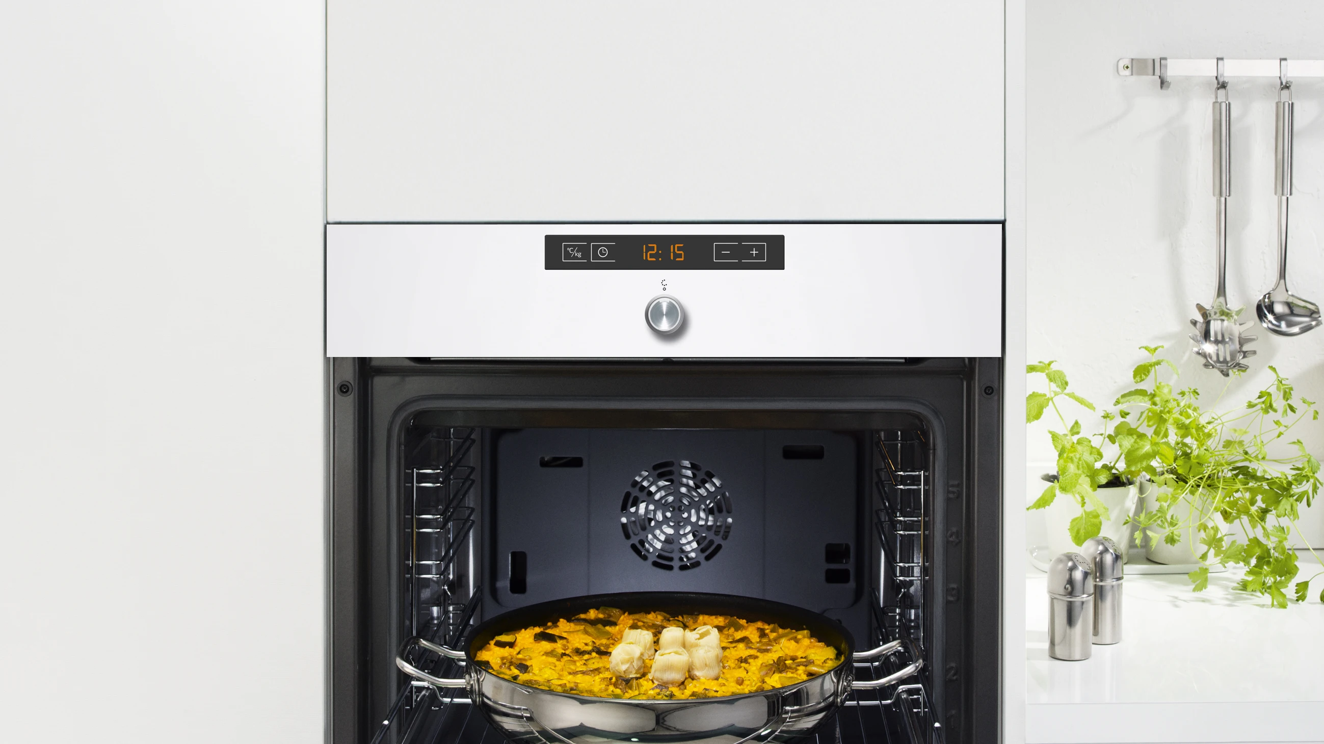 Abrir el horno cada dos por tres, un error de principiante. No lo hagas