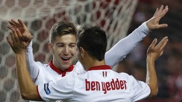 Vietto celebra uno de sus goles contra el Formentera contra Ben Yedder