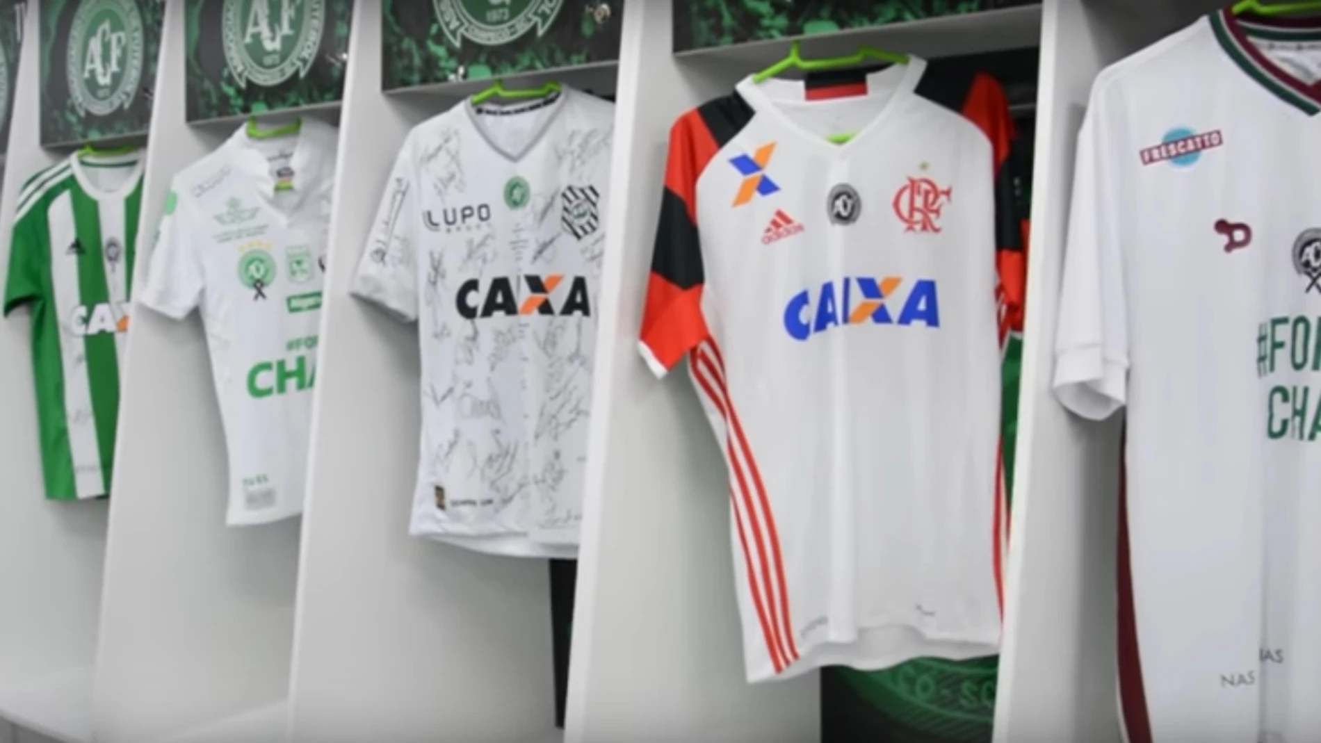 Las camisetas de homenaje de los clubes brasileños por el Chapecoense Las camisetas de homenaje de los clubes brasileños por el Chapecoense