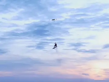 Snowboard con un dron Snowboard con un dron
