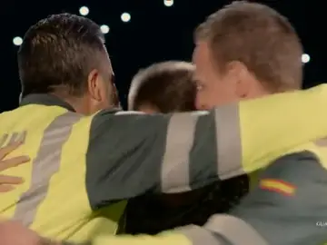 Frame 101.88475 de: La Guardia Civil felicita la Navidad a todos con un spot y el h Frame 101.88475 de: La Guardia Civil felicita la Navidad a todos con un spot y el h