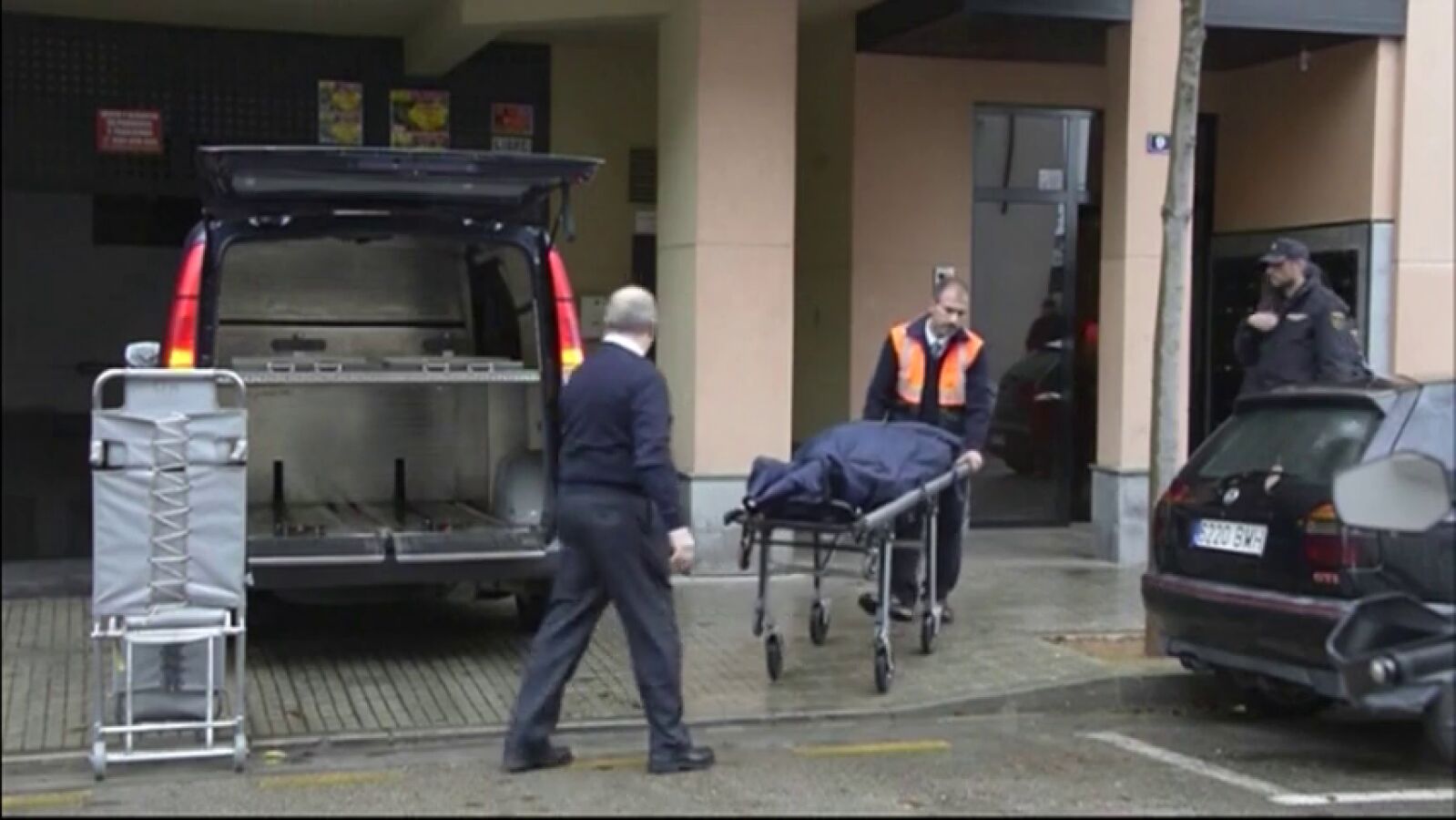 Tres niños conviven durante días con el cadáver de su madre sin darse cuenta de que estaba muerta
