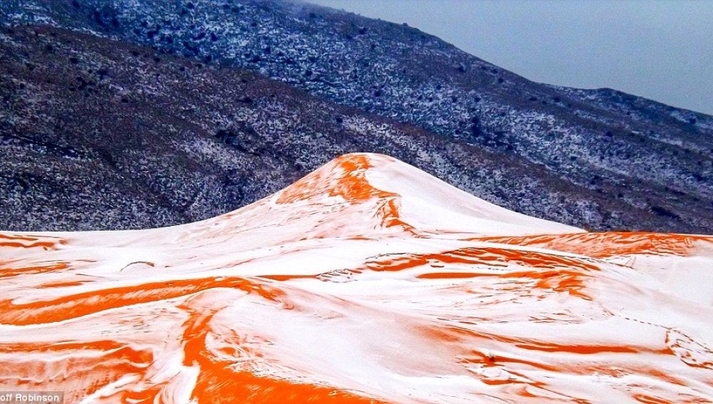 Imagen del Sahara nevado
