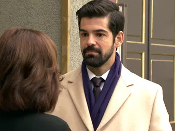 Alonso, muy preocupado, pregunta a Rosalía por la falta de interés de Marta Alonso, muy preocupado, pregunta a Rosalía por la falta de interés de Marta
