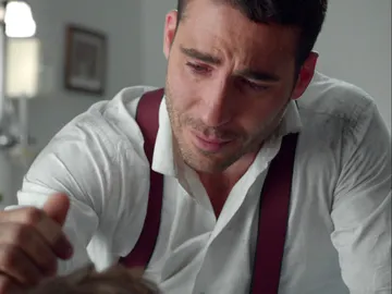 Alberto se despierta con las sinceras y emotivas palabras de su padre Alberto se despierta con las sinceras y emotivas palabras de su padre