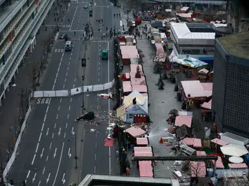 Así quedó el mercadillo de Berlín tras el atentado Así quedó el mercadillo de Berlín tras el atentado