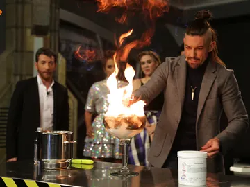 Adrián Lastra demuestra que el hielo es capaz de arder Adrián Lastra demuestra que el hielo es capaz de arder