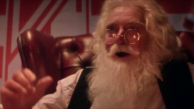 El Granada 'desvela' el origen del traje rojiblanco de Papá Noel en un vídeo que se ha hecho viral