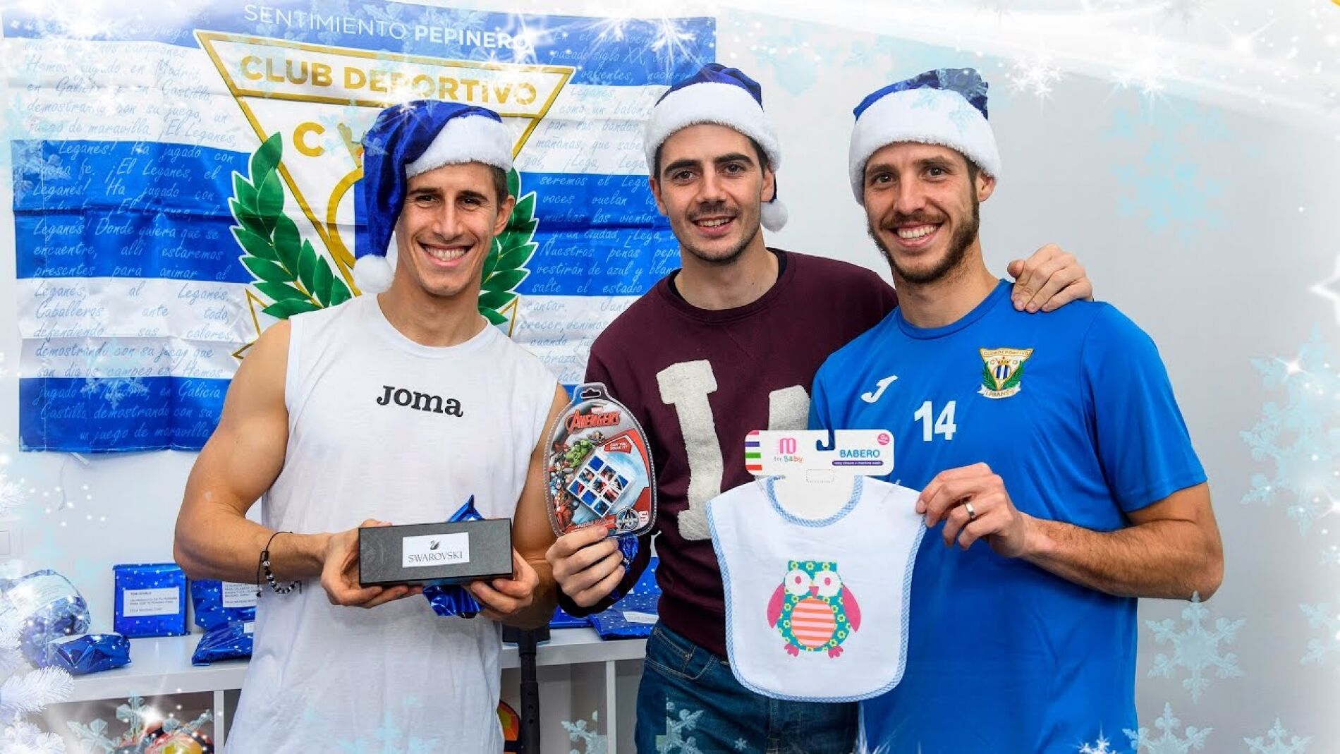 El Lega felicita la Navidad con un divertido v&iacute;deo de sus jugadores abriendo unos regalos sorpresa 'personalizados'