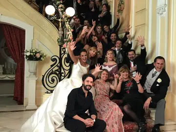 Los protagonistas de 'Velvet' se despiden para siempre de la serie Los protagonistas de 'Velvet' se despiden para siempre de la serie