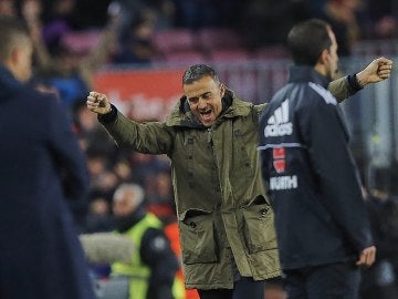 Luis Enrique celebra uno de los goles de su equipo contra el Hércules