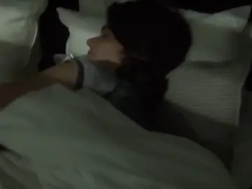 Un youtuber durmiendo en una de las tiendas de Ikea Un youtuber durmiendo en una de las tiendas de Ikea