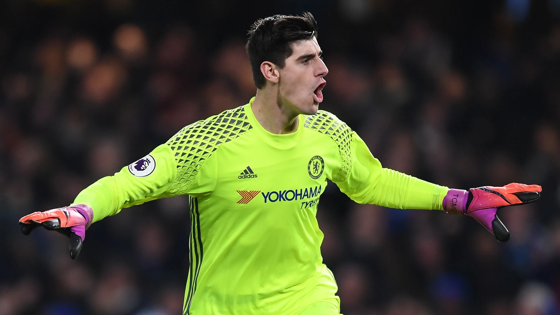 Courtois, el portero menos goleado de la Premier, también sabe hacer mates Courtois, el portero menos goleado de la Premier, también sabe hacer mates