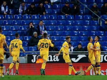 Los jugadores del Alcorcón celebran el gol de Álvaro Giménez contra el Espanyol
