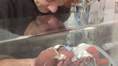 Nace un bebé seis semanas después de que su hermano gemelo muriese en el parto