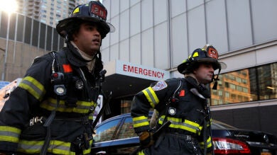 Heridas 24 personas a causa de un incendio en un rascacielos en Nueva York