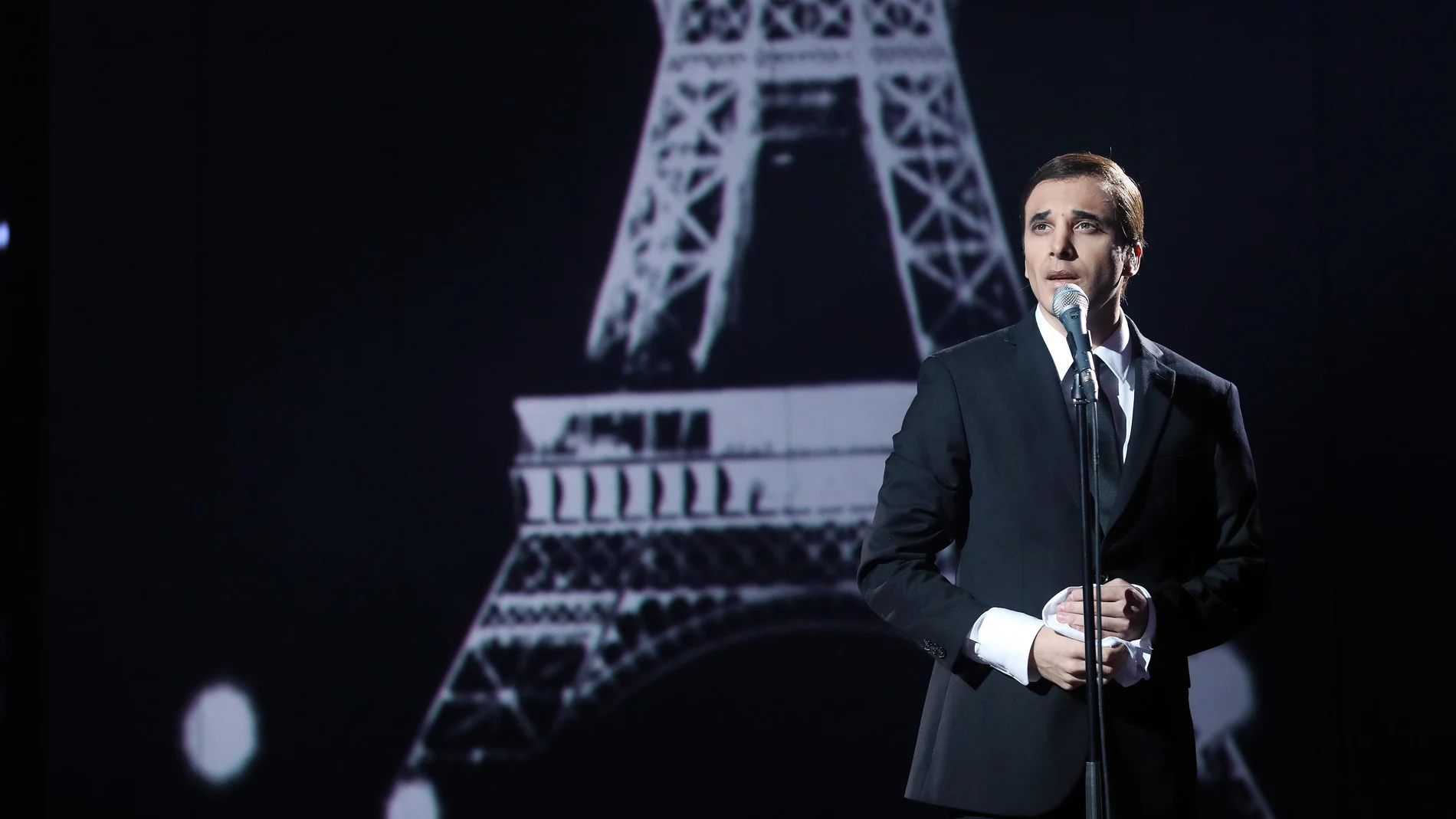Blas Cantó viaja al pasado para interpretar ‘La Bohème’ de Charles Aznavour
