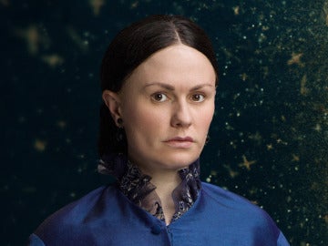 Anna Paquin es Nancy Holt Anna Paquin es Nancy Holt