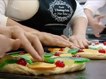 Frame 48.752622 de: Trucos para sorprender con el mejor roscón de reyes artesanal Frame 48.752622 de: Trucos para sorprender con el mejor roscón de reyes artesanal