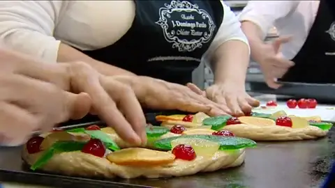 Frame 48.752622 de: Trucos para sorprender con el mejor roscón de reyes artesanal Frame 48.752622 de: Trucos para sorprender con el mejor roscón de reyes artesanal