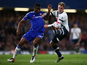 John Obi Mikel, a la izquierda, en un partido con el Chelsea John Obi Mikel, a la izquierda, en un partido con el Chelsea