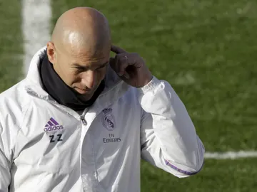 Zidane, durante el entrenamiento del Real Madrid Zidane, durante el entrenamiento del Real Madrid