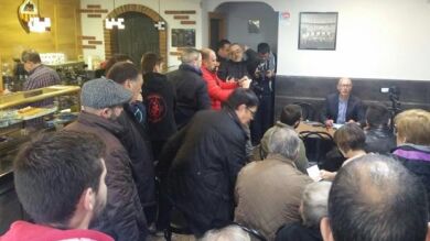 Despiden al entrenador del Castellón en Nochevieja... y tiene que dar la rueda de prensa de despedida en un bar