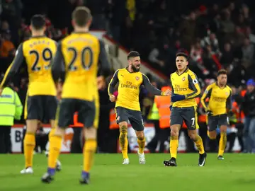 Giroud celebrando uno de los goles del Arsenal Giroud celebrando uno de los goles del Arsenal