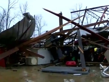 Frame 0.0 de: Las fuertes tormentas en Alabama se han cobrado la vida de 4 personas