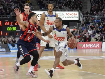 Dontaye Draper frente a Shane Larkin Dontaye Draper frente a Shane Larkin