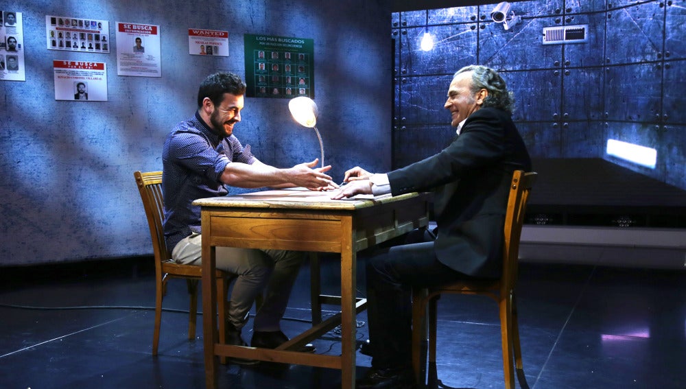 El interrogatorio más duro de Mario Casas y José Coronado
