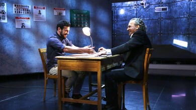 El interrogatorio más duro de Mario Casas y José Coronado