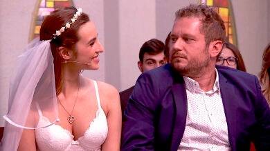 El Monaguillo se casa con otra mujer ante los ojos de su esposa