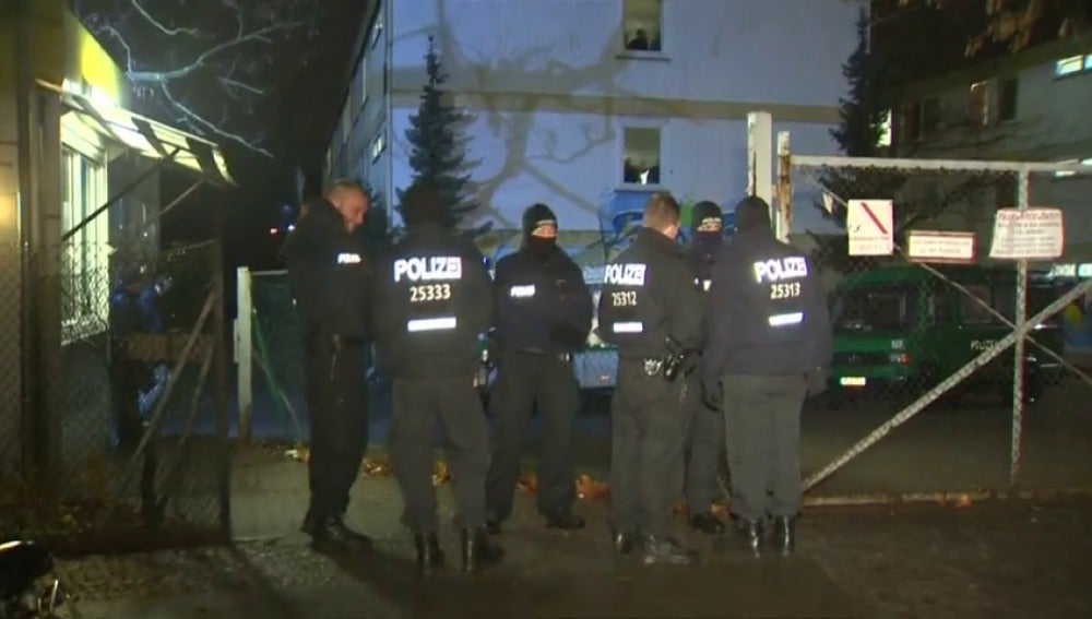 Frame 3.428871 de: La Policía alemana lleva a cabo varias redadas en Berlín con relación al atentado