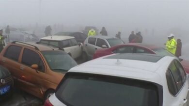 Accidente de 20 vehículos en China como consecuencia de la baja visibilidad por la niebla
