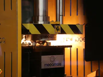 El arte de aplastar materiales duros El arte de aplastar materiales duros